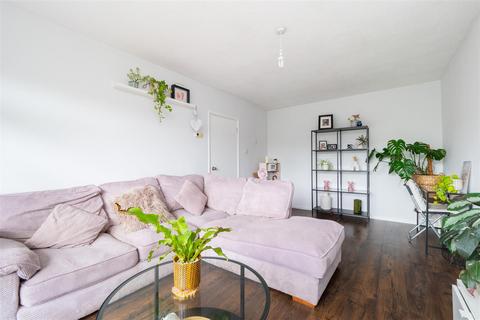 63 Westmoreland Drive, Sutton, SM2 6AB