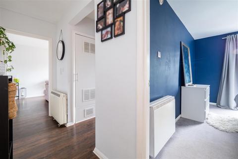 63 Westmoreland Drive, Sutton, SM2 6AB