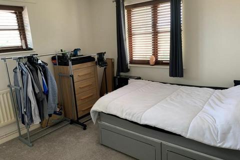 50a Bordeaux Close, Northampton, NN5 6YR