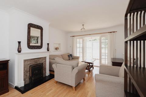 7 Richmond Close, Epsom, KT18 5EY