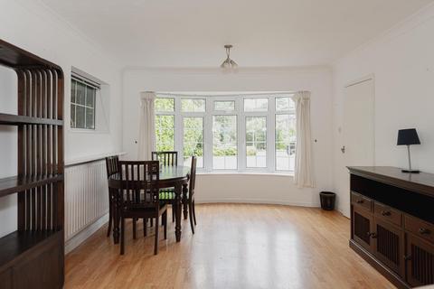 7 Richmond Close, Epsom, KT18 5EY