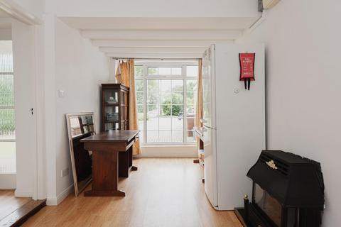 7 Richmond Close, Epsom, KT18 5EY