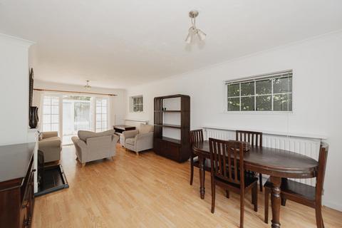 7 Richmond Close, Epsom, KT18 5EY