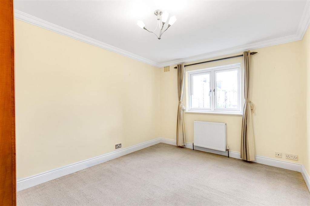 JA-3 Park Court  Sheen Gate Gardens  East Sheen SW