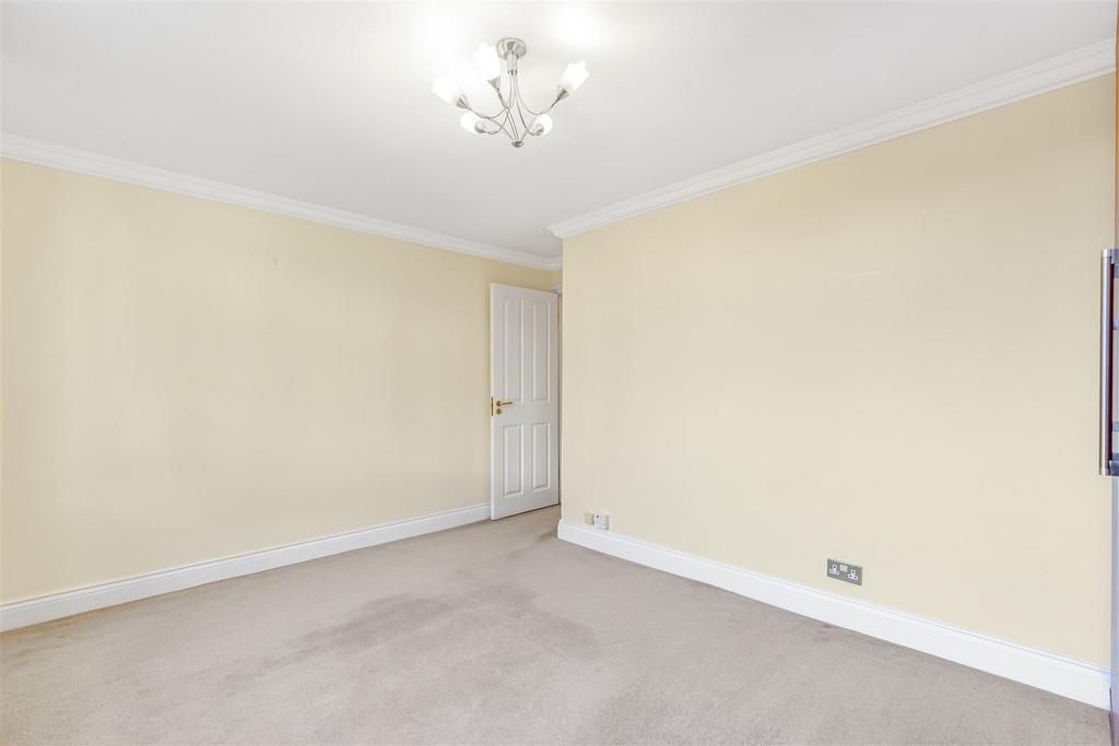 JA-3 Park Court  Sheen Gate Gardens  East Sheen SW