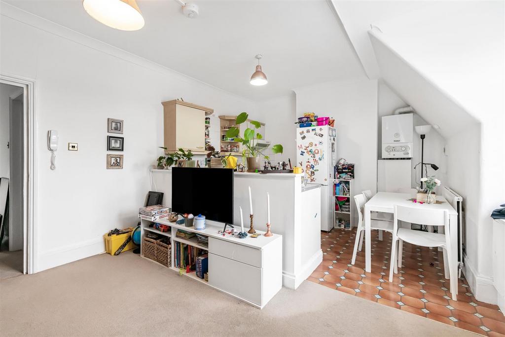 James anderson - f2 45 sheen lane 7 .JPG