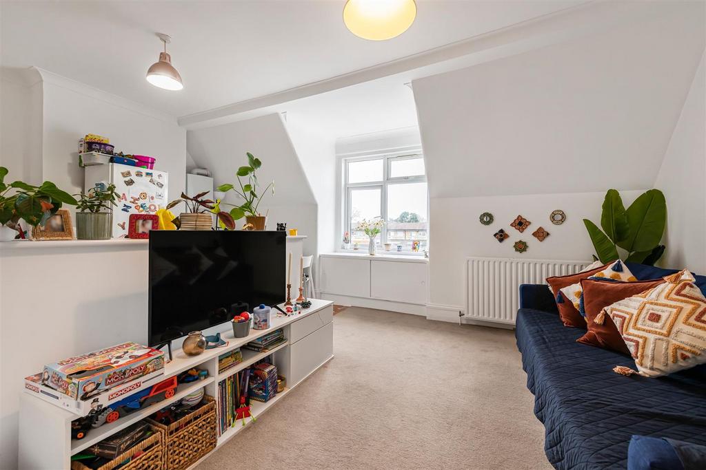 James anderson - f2 45 sheen lane  5 .JPG