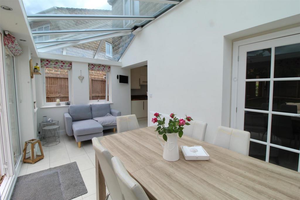 Sun/Dining Room