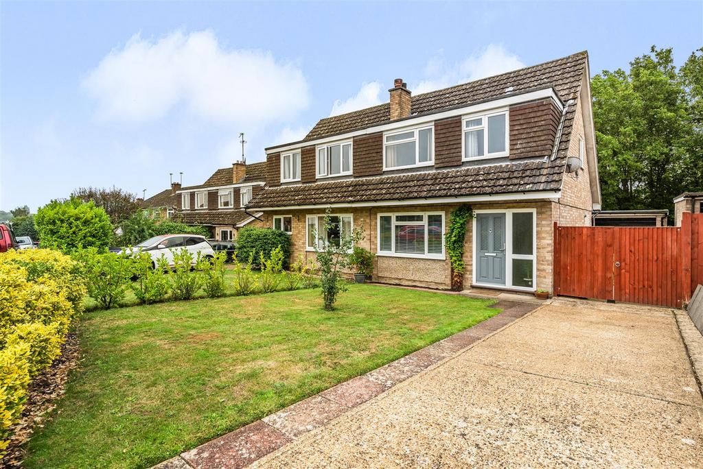 Linden Way, Send Marsh, Ripley 3 bed semidetached house £545,000