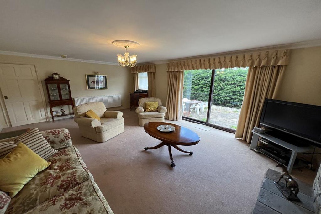 The Cutting, Llanfoist, Abergavenny, NP7 4 bed detached bungalow for sale £475,000
