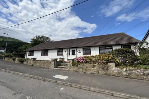 4 bedroom detached bungalow for sale, The Cutting, Llanfoist, Abergavenny, NP7