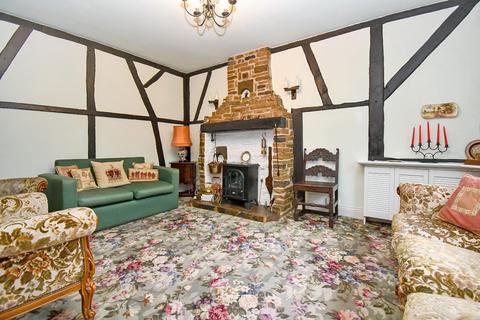 Lilac Cottage Apperley Lane, Rawdon, Leeds, LS19 7DX