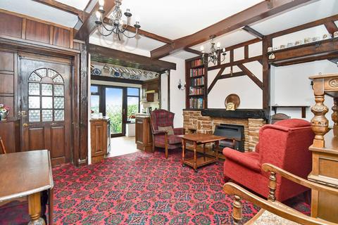 Lilac Cottage Apperley Lane, Rawdon, Leeds, LS19 7DX