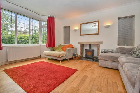 16 Hillway, Guiseley, Leeds, LS20 8HB