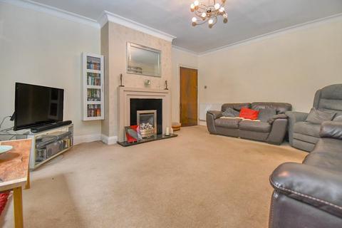 16 Hillway, Guiseley, Leeds, LS20 8HB