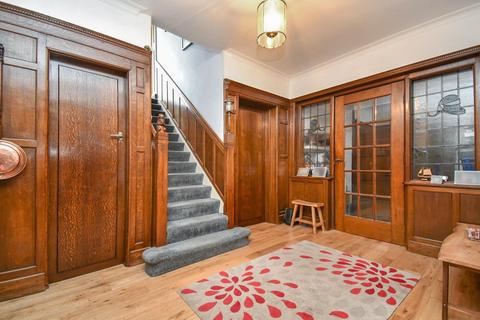 16 Hillway, Guiseley, Leeds, LS20 8HB