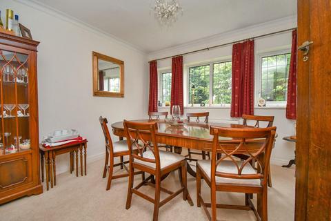 16 Hillway, Guiseley, Leeds, LS20 8HB