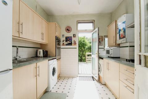 303 Wanstead Park Road, Ilford, IG1 3TS