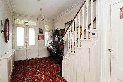 303 Wanstead Park Road, Ilford, IG1 3TS