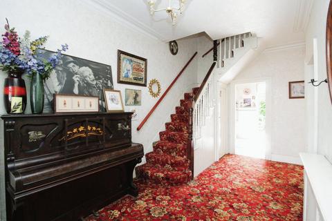 303 Wanstead Park Road, Ilford, IG1 3TS