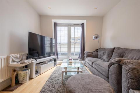 2 bedroom apartment for sale - Regents Court, Alexandra Road, Southend-On-Sea
