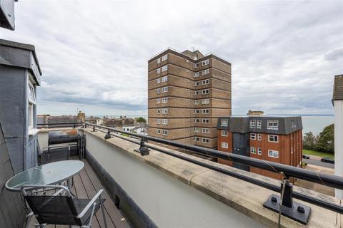 2 bedroom apartment for sale - Regents Court, Alexandra Road, Southend-On-Sea