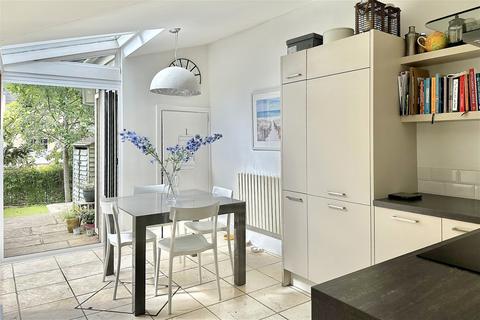 4 Widcombe Hill, Bath, BA2 6AD