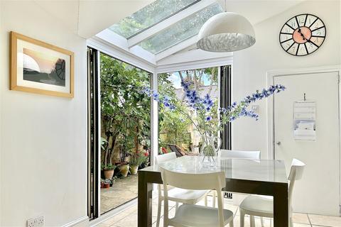 4 Widcombe Hill, Bath, BA2 6AD