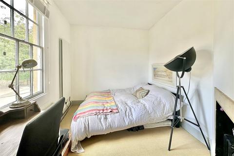 4 Widcombe Hill, Bath, BA2 6AD
