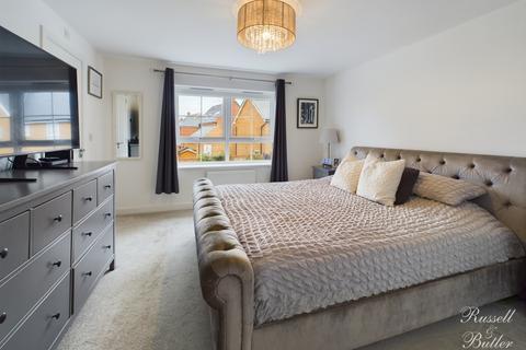 22 Bobbins Way, Buckingham, MK18 7SA