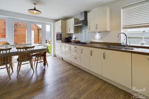 22 Bobbins Way, Buckingham, MK18 7SA