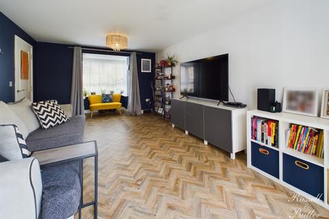 22 Bobbins Way, Buckingham, MK18 7SA
