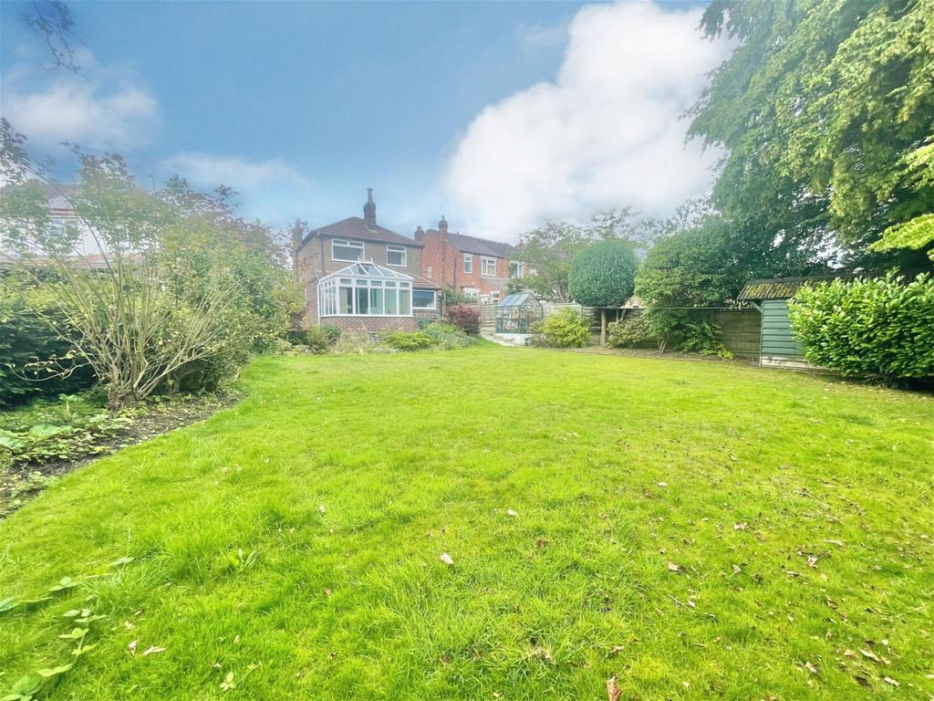 Tenby Road, Cheadle Heath 3 bed detached house for sale £335,000