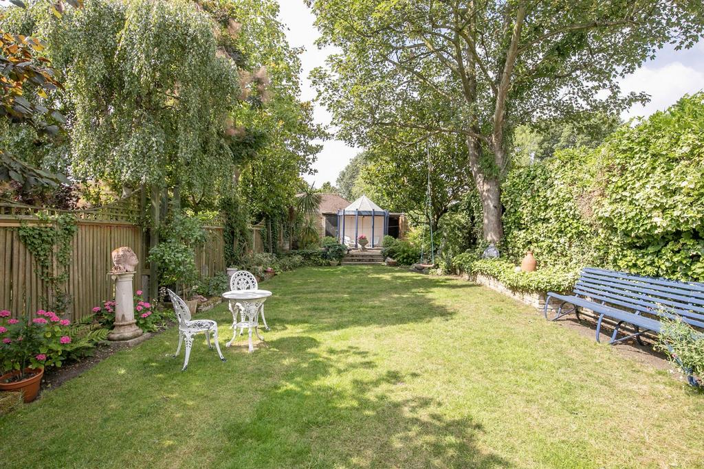 Princes Road, Buckhurst Hill, IG9 4 bed semidetached house for sale