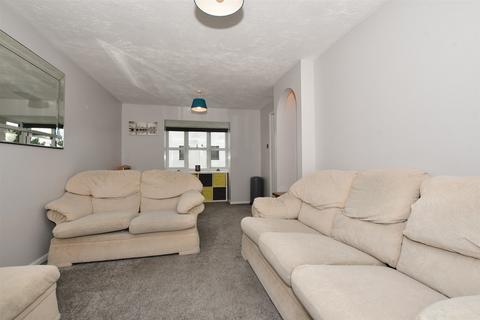 2 bedroom flat for sale, Chalice Way, Stone, Kent