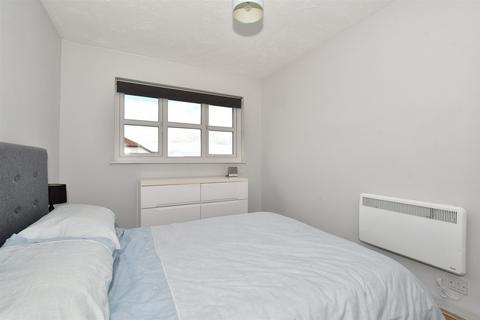 14 Chalice Way, Greenhithe, DA9 9PS