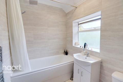 2 Fox Road, Slough, SL3 7SG