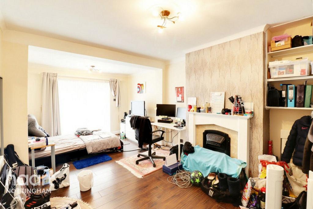 Abbey Road, West Bridgford 3 bed semidetached house £375,000