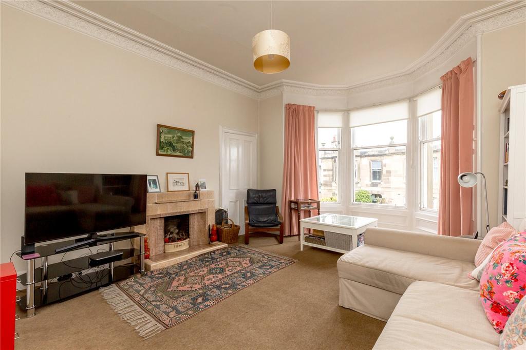 Living Room / Bed 1