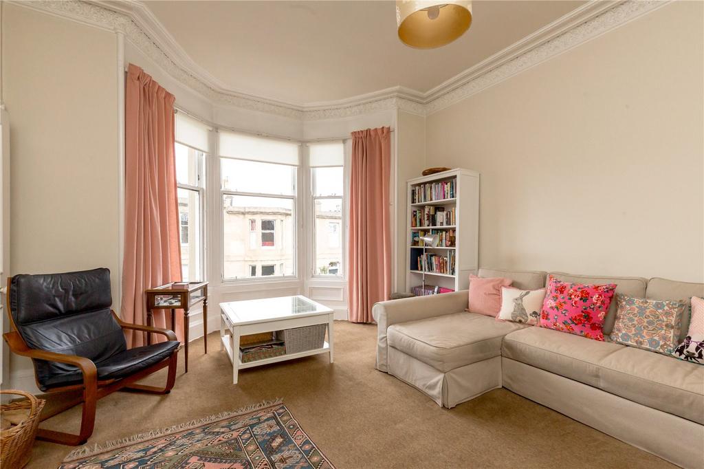 Living Room / Bed 1