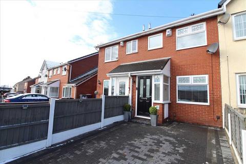 2 bedroom townhouse to rent, Briery Hey Avenue, Northwood, Kirkby