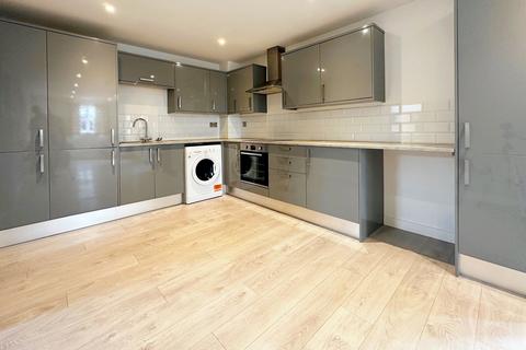 2 bedroom flat for sale - Ashurst Avenue, Saltdean BN2