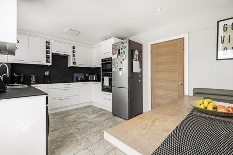 5 Herons Place, Marlow, SL7 3HP