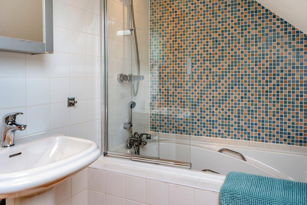 8544656-interior36