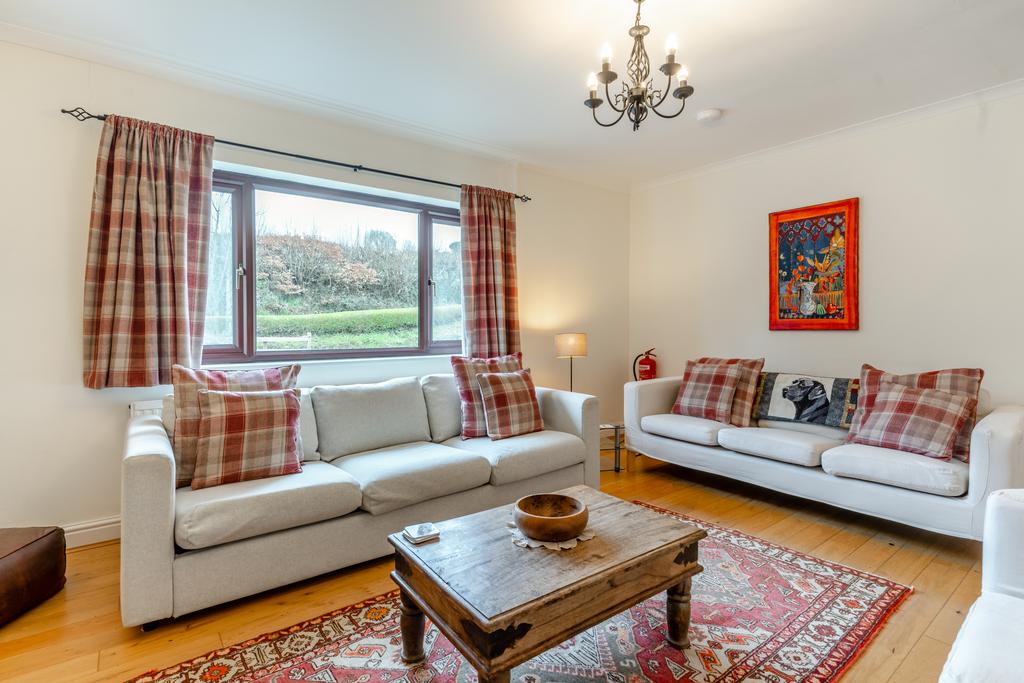8544656-interior01