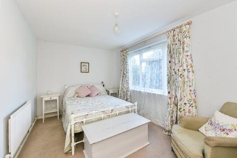 62a Admers Crescent, Liphook, GU30 7HP