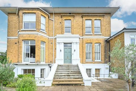 Flat 5, 1 Surbiton Hill Park, Surbiton, KT5 8EF
