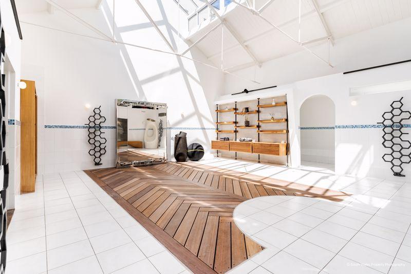 Photo 9