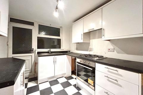 3 bedroom terraced house to rent, Hillside Terrace, Wattstown, Porth