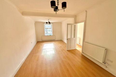 3 bedroom terraced house to rent, Hillside Terrace, Wattstown, Porth